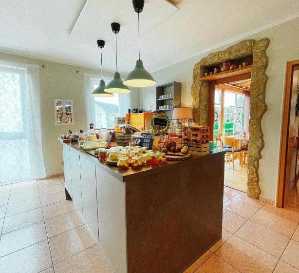 בית מלון כפרי Bistro Europa