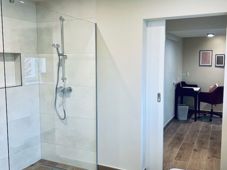 בית מלון כפרי Bistro Europa