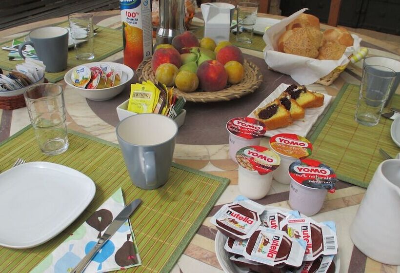 בית מלון כפרי Borgo Dei Ferraresi