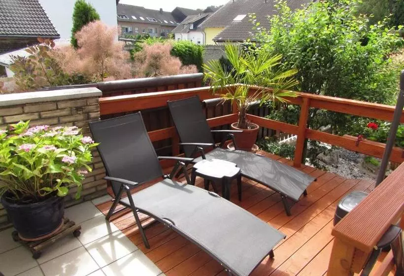 ホテル Em Gardestueffje Eifel Apartements