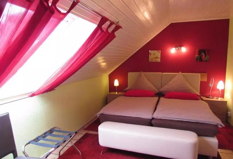 ホテル Em Gardestueffje Eifel Apartements