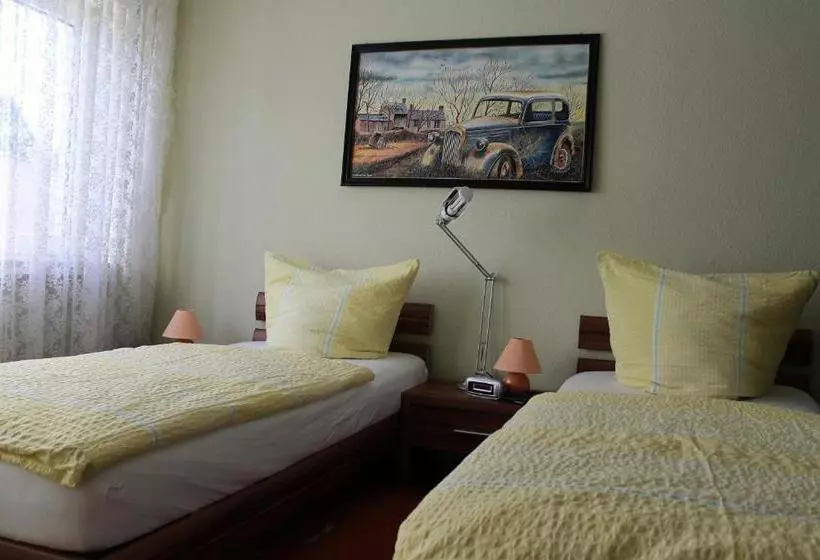 ホテル Em Gardestueffje Eifel Apartements