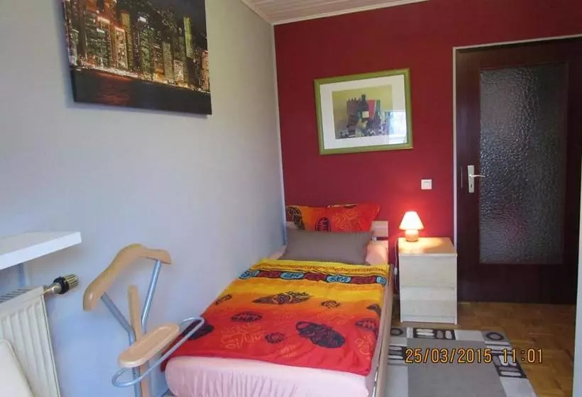 ホテル Em Gardestueffje Eifel Apartements