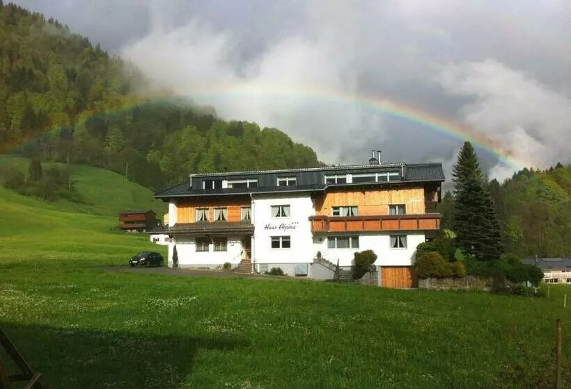 Hotelli Haus Alpina