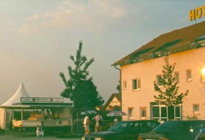 ホテル Karlshof