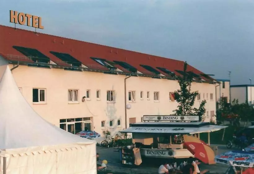 ホテル Karlshof