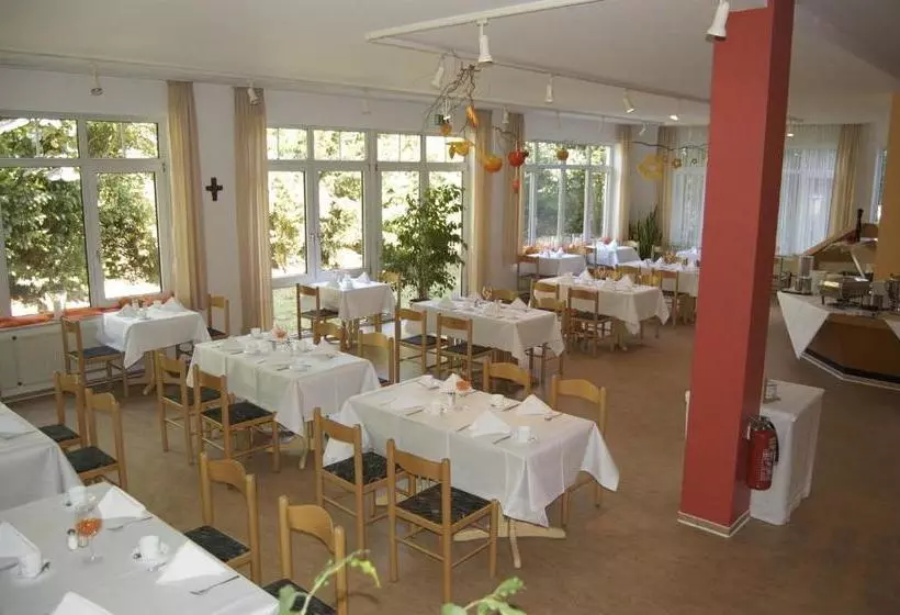ホテル Karlshof