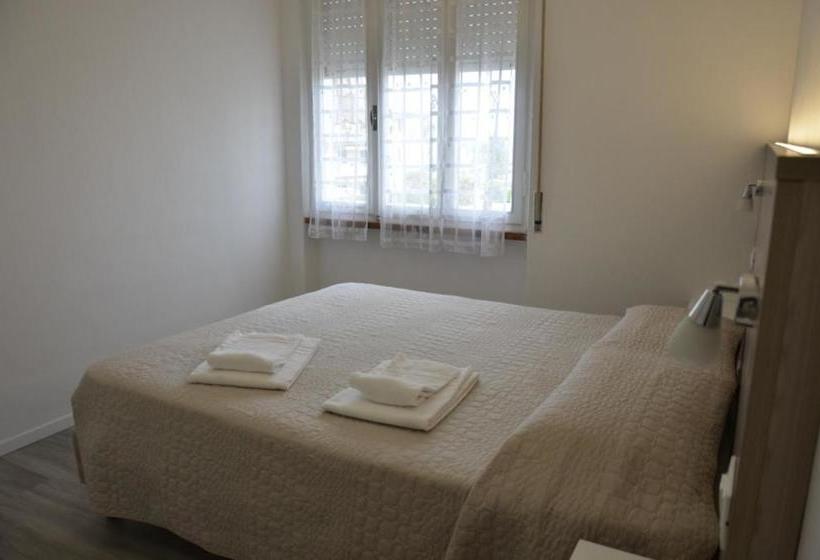 Отель Residence Poggio Al Lago