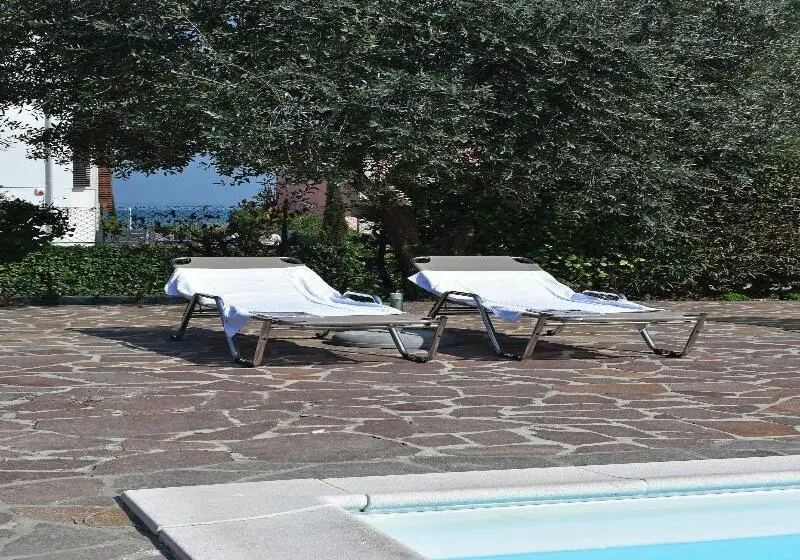 ホテル Residence Poggio Al Lago