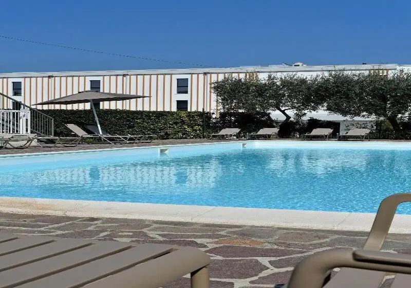 ホテル Residence Poggio Al Lago