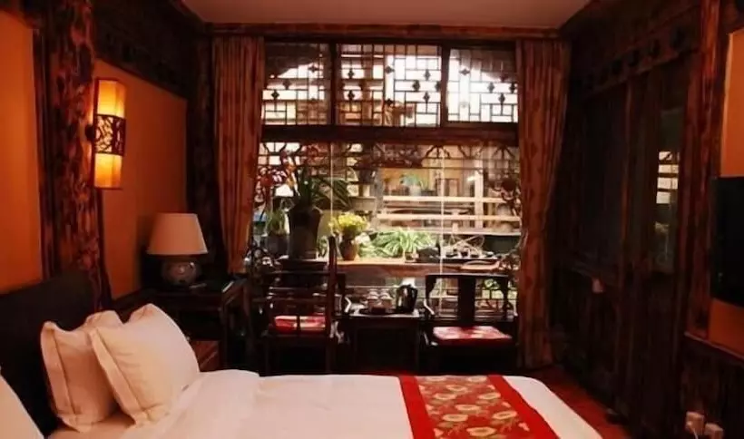 Hotelli 2418 Inn Lijiang