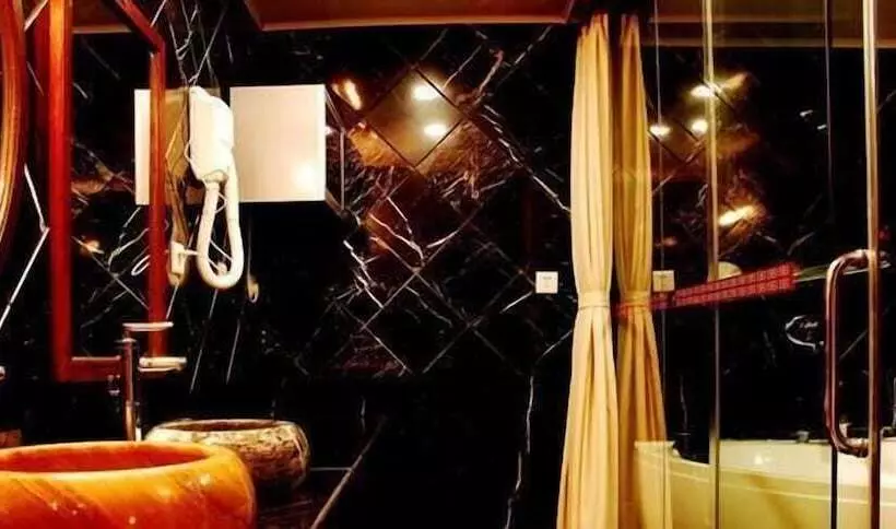 Hotelli 2418 Inn Lijiang