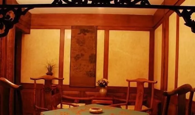 Hotelli 2418 Inn Lijiang