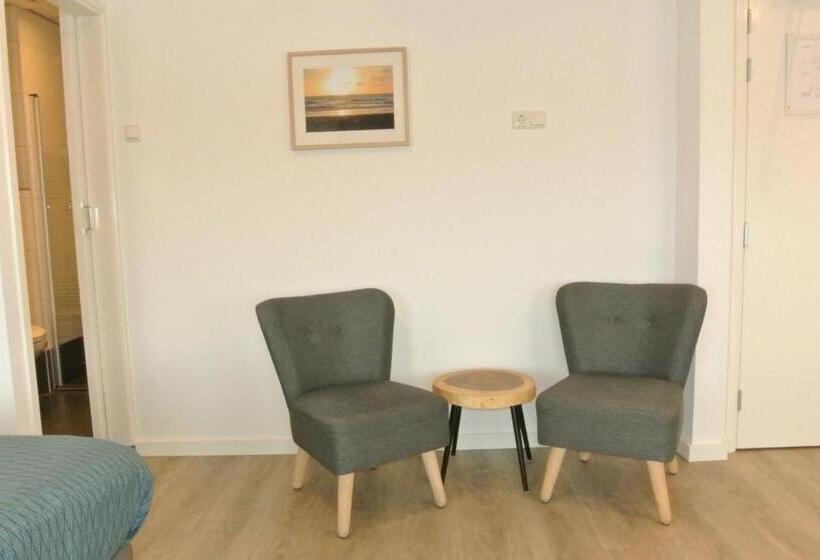 Отель Bed&breakfast Aan Strand