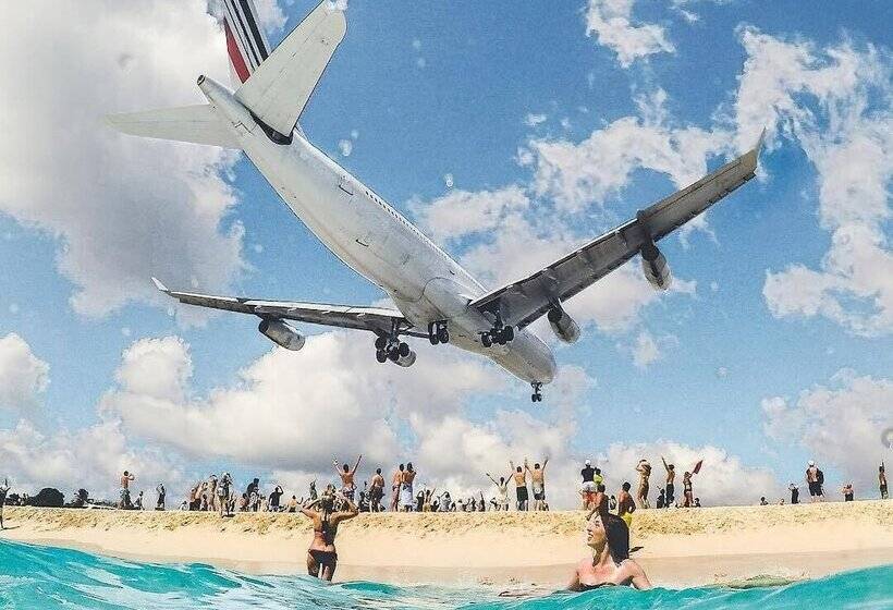 هتل Carl S Unique Inn & Conference Facilities