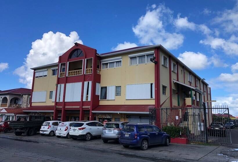 هتل Carl S Unique Inn & Conference Facilities