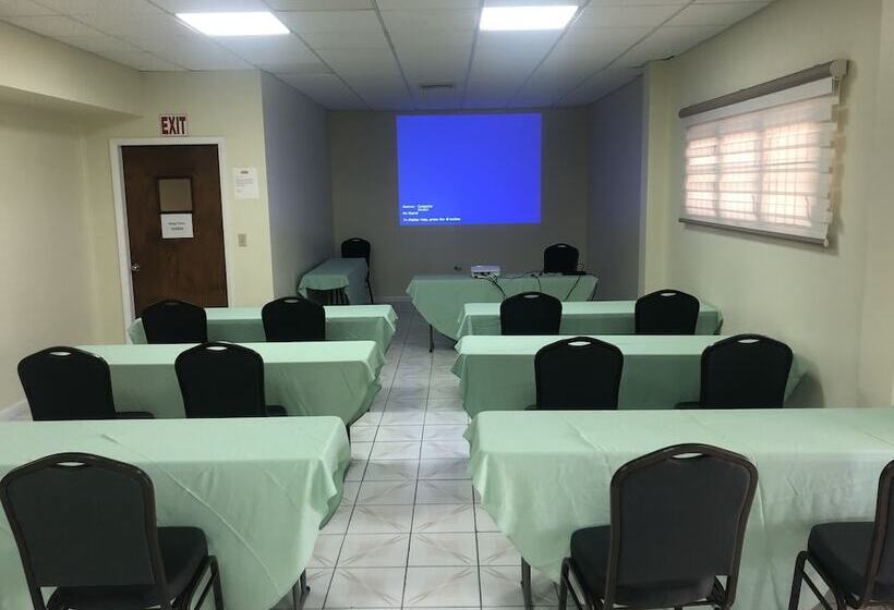 هتل Carl S Unique Inn & Conference Facilities