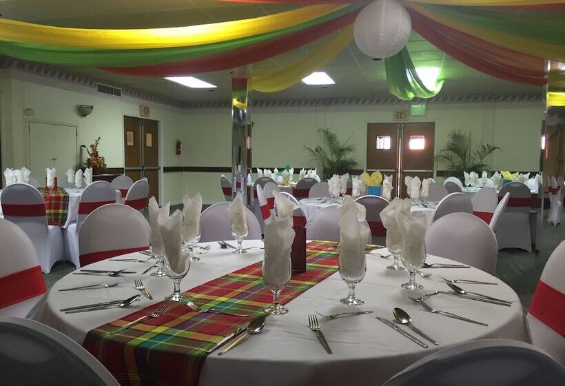 هتل Carl S Unique Inn & Conference Facilities