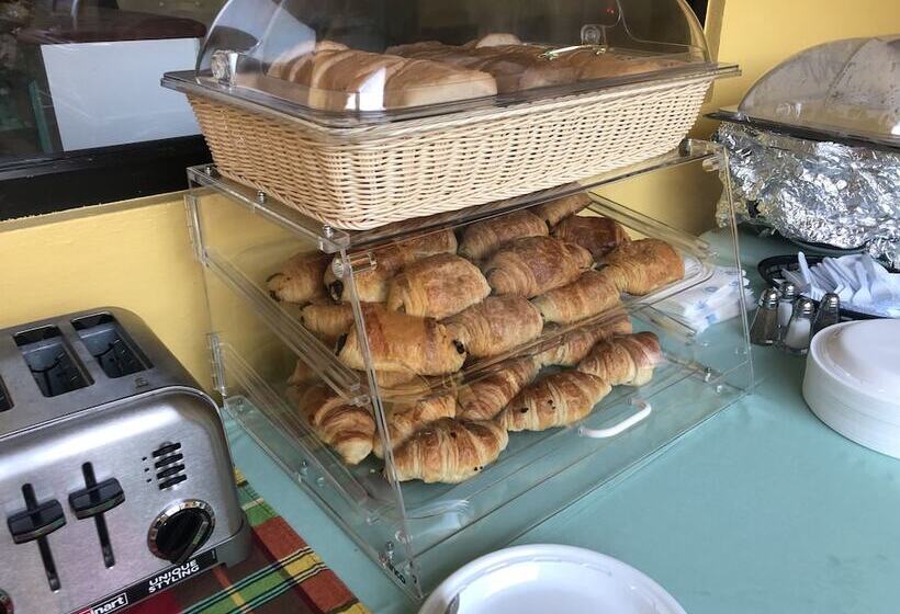 هتل Carl S Unique Inn & Conference Facilities