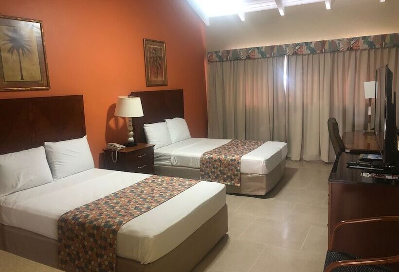 هتل Carl S Unique Inn & Conference Facilities