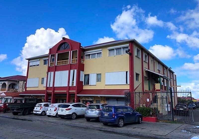 هتل Carl S Unique Inn & Conference Facilities