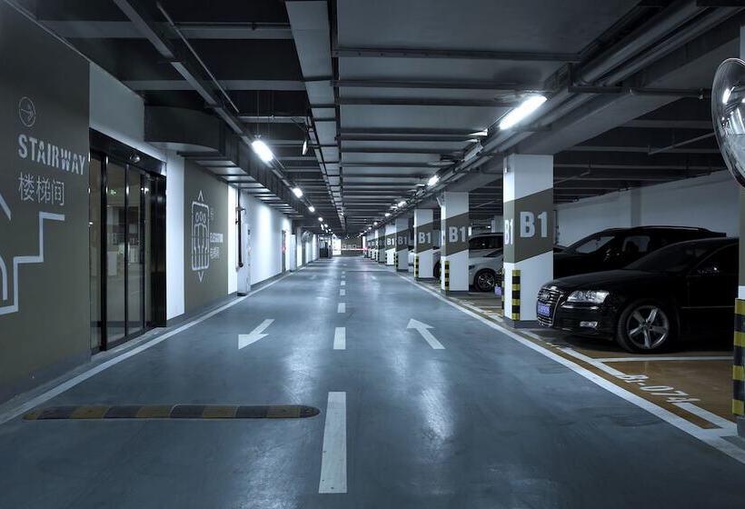 The Lotus Hotel Chongqing