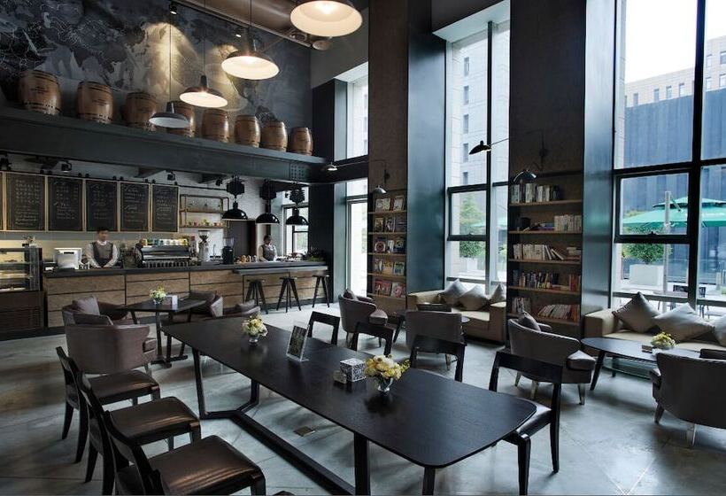 The Lotus Hotel Chongqing