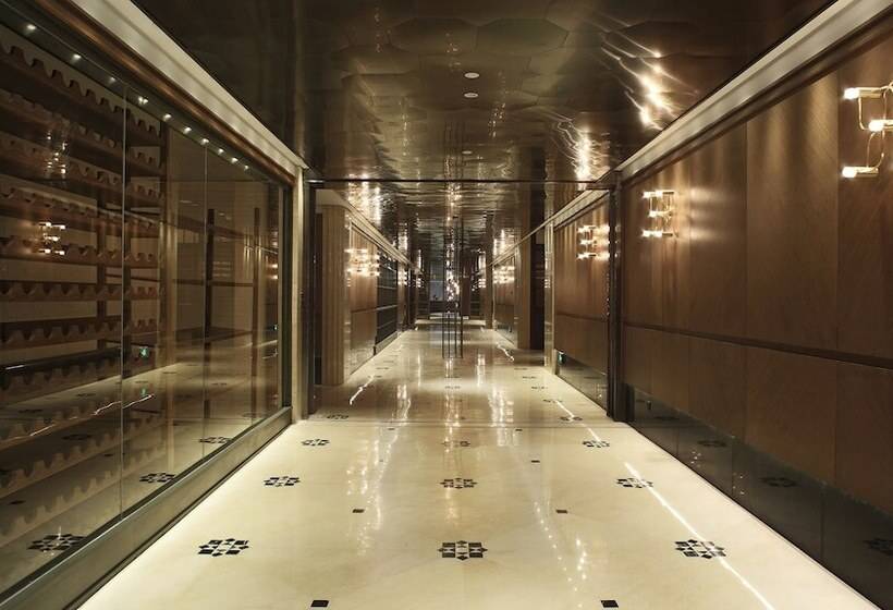 The Lotus Hotel Chongqing