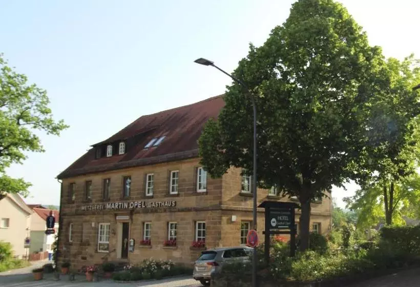 ホテル Gasthof Opel