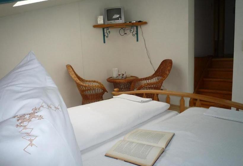 Biozertifiziertes Hotel Höpfigheimer Hof Mit Wein Shop