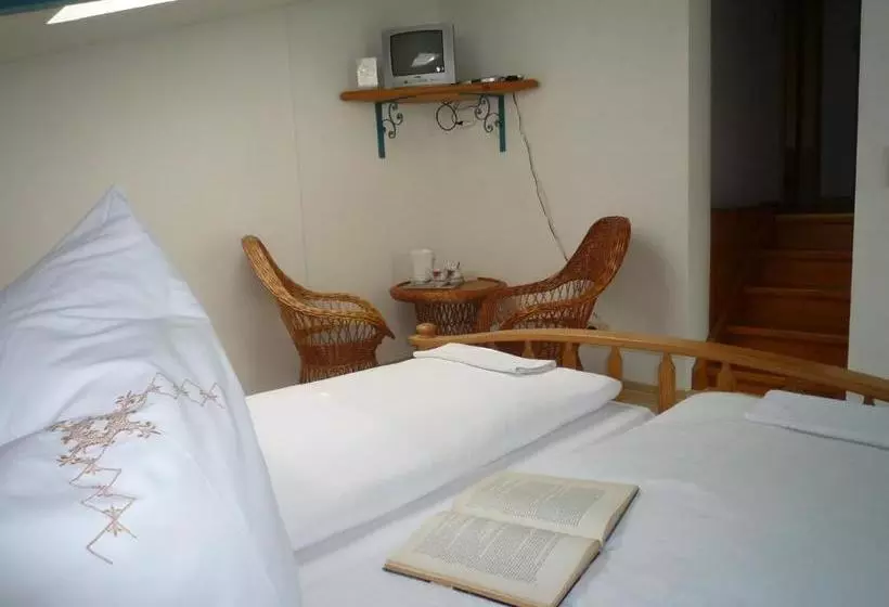 Biozertifiziertes Hotel Höpfigheimer Hof Mit Wein Shop