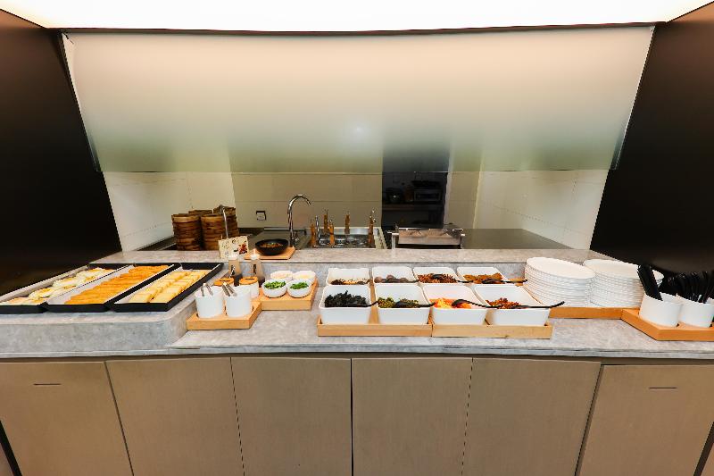 Ji Hotel Shanghai Xujiahui Caobao Road Metro Station