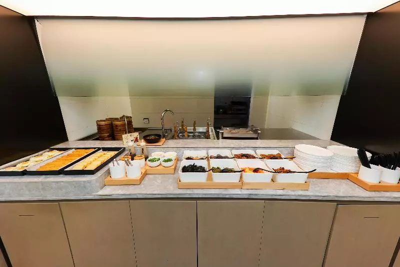 Ji Hotel Shanghai Xujiahui Caobao Road Metro Station