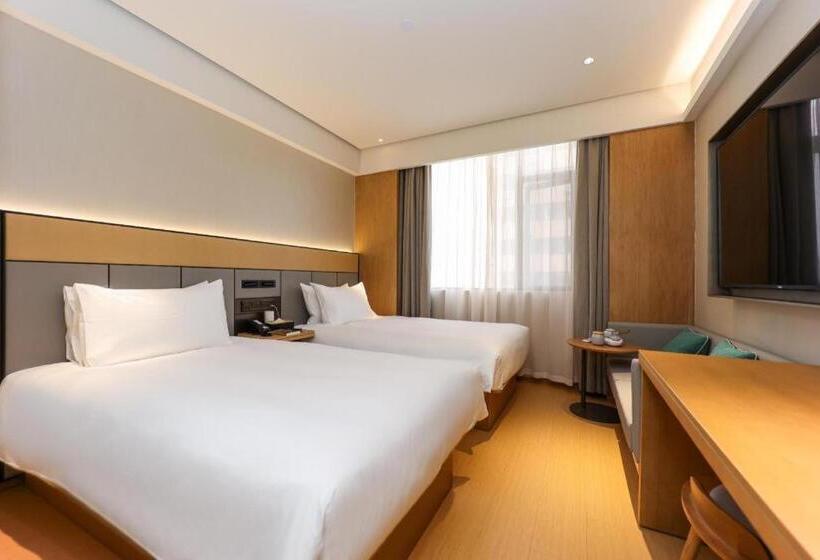 Ji Hotel Shanghai Xujiahui Caobao Road Metro Station