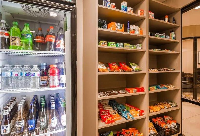 בית מלון כפרי Best Western Premier University Inn