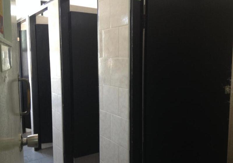 בית מלון כפרי Bondi Shores Accommodation