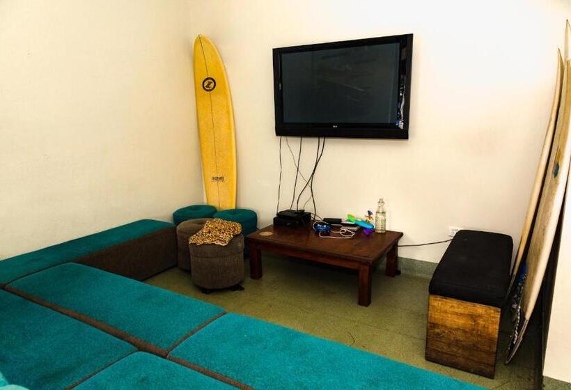 Отель Coolangatta Sands