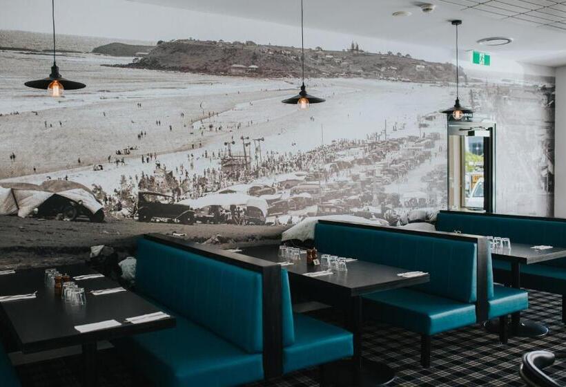 Отель Coolangatta Sands