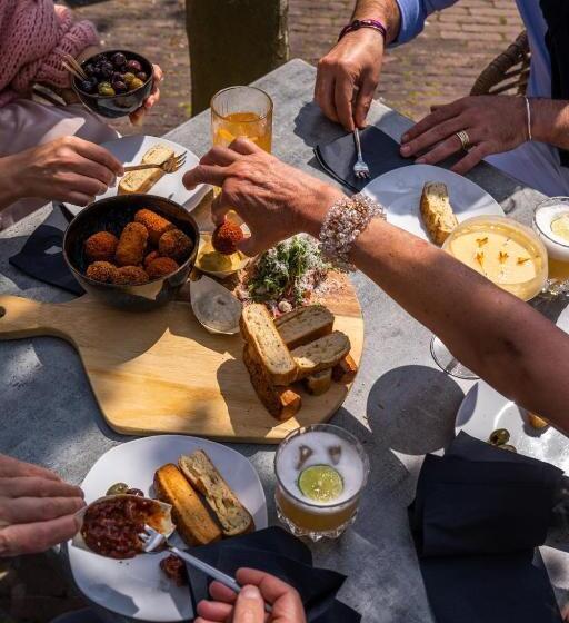 Отель Landgoed Altenbroek