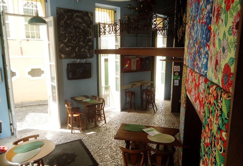 هتل Laranjeiras Hostel