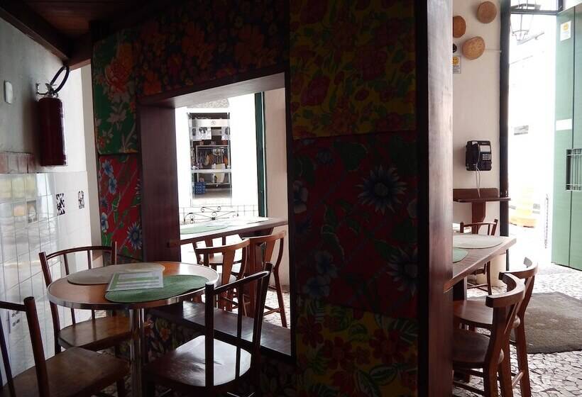 هتل Laranjeiras Hostel