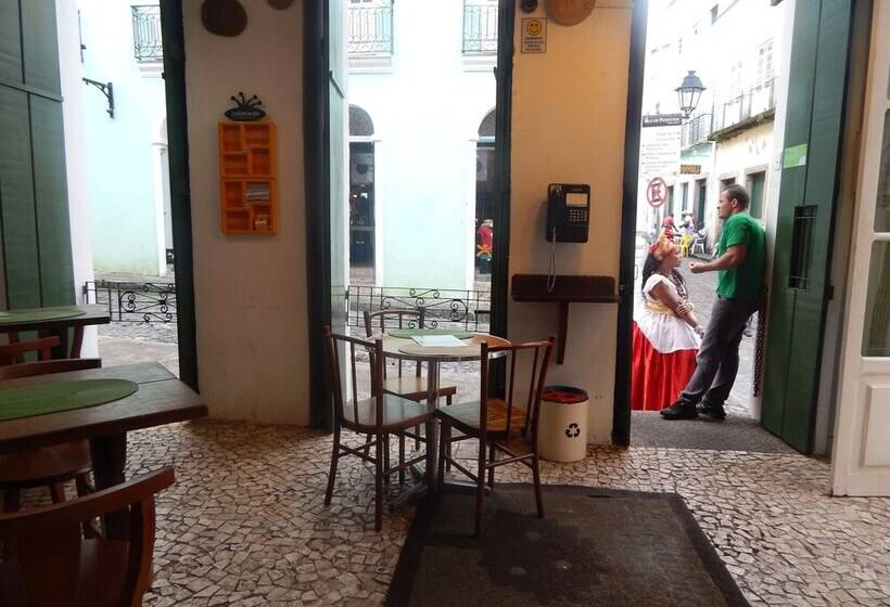 هتل Laranjeiras Hostel