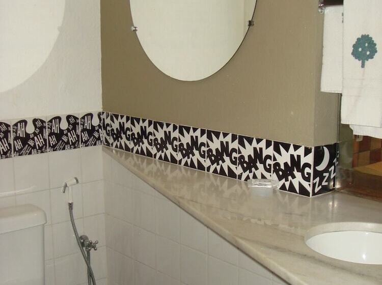 هتل Laranjeiras Hostel