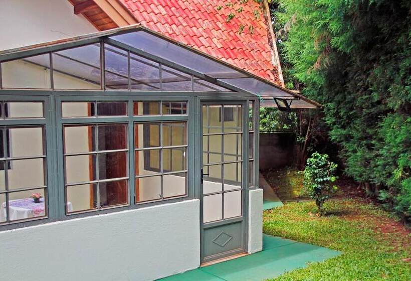 هتل Pousada Alpenrose