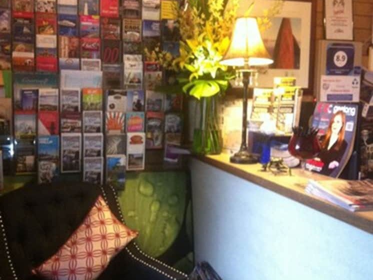 Parkwood Motel & Apartments