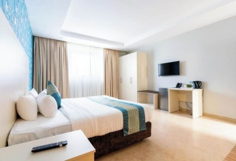 هتل Blooming Suites