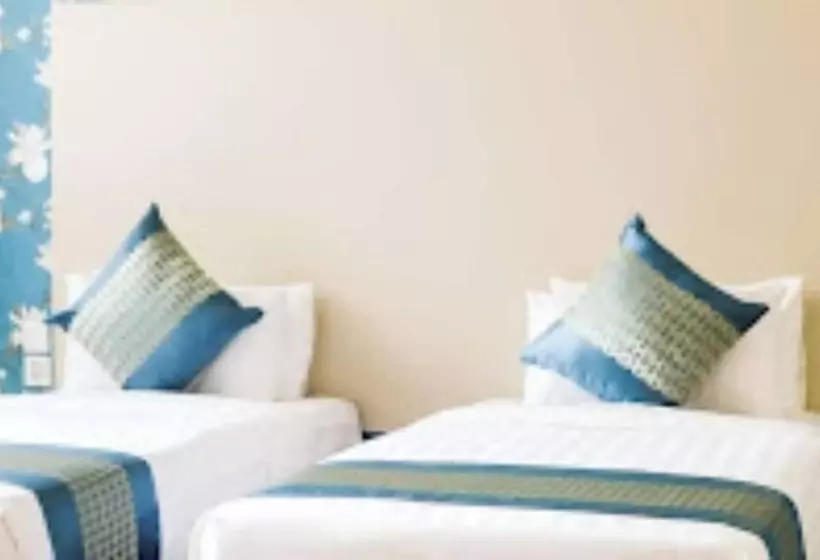 هتل Blooming Suites