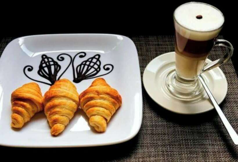 هتل Blooming Suites