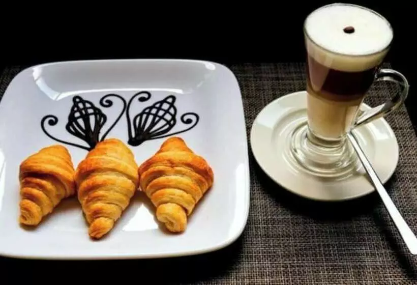 هتل Blooming Suites