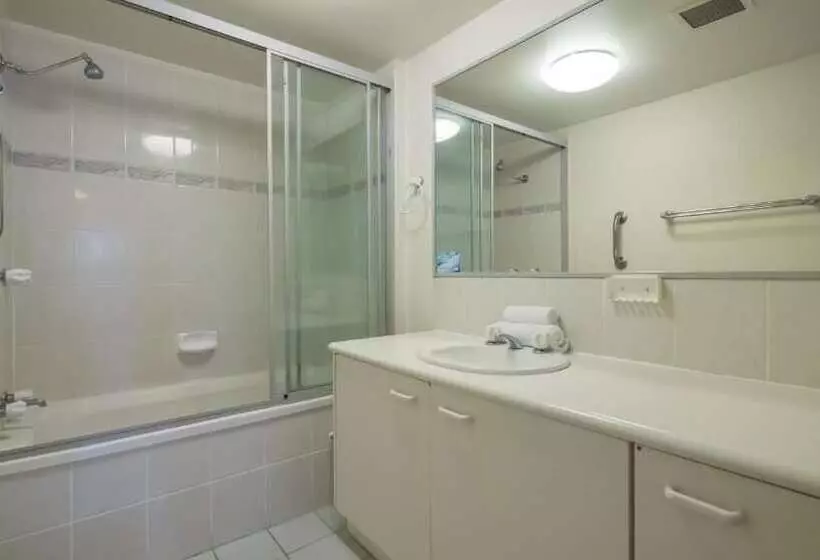 Bayviews & Harbourview Holiday Apartments